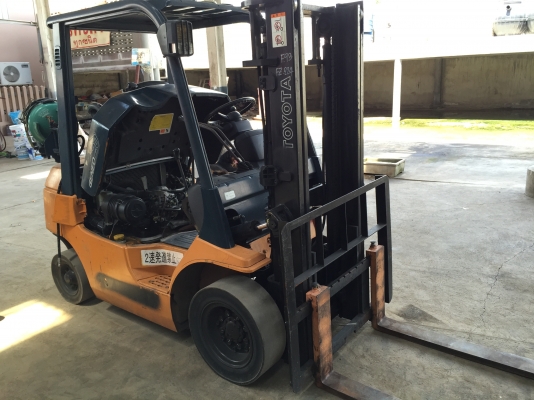 รถโฟคลิฟ TOYOTA 2.0 ตัน เครื่องเบนซิน+แก๊ส สภาพดีพร้อมใช้งาน ติดต่อ 099-0925395