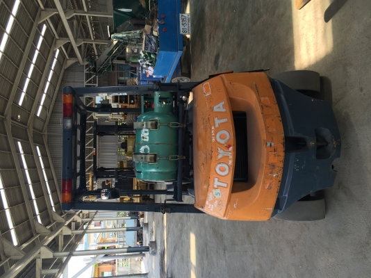 รถโฟคลิฟ TOYOTA 2.0 ตัน เครื่องเบนซิน+แก๊ส สภาพดีพร้อมใช้งาน ติดต่อ 099-0925395 รถโฟคลิฟ TOYOTA 2.0 ตัน เครื่องเบนซิน+แก๊ส สภาพดีพร้อมใช้งาน ติดต่อ 099-0925395