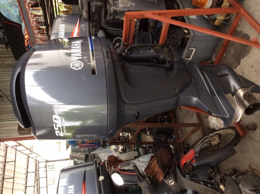 ขายเครื่องยนต์ติดท้ายเรือyamahaf250g
