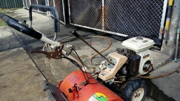 รถพรวนดิน