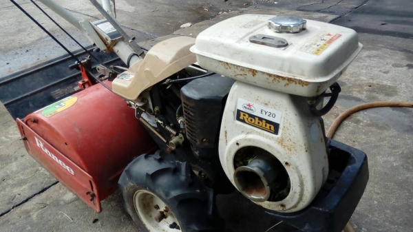 รถพรวนดิน