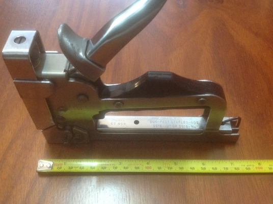 ขายปืนยิงบอร์ด Vintage DUO-FAST ลูกแม็กขนาด 1/2"