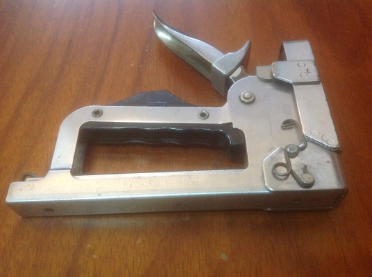 ขายปืนยิงบอร์ด Vintage DUO-FAST ลูกแม็กขนาด 1/2"