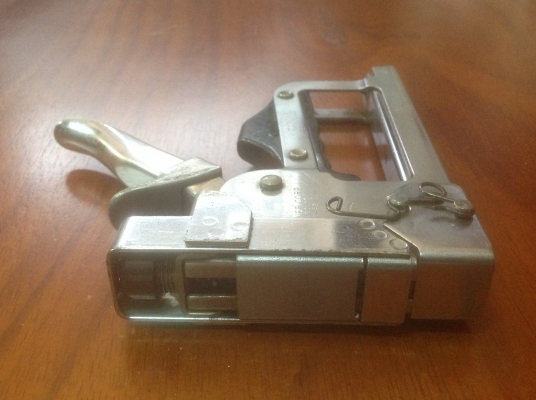 ขายปืนยิงบอร์ด Vintage DUO-FAST ลูกแม็กขนาด 1/2"