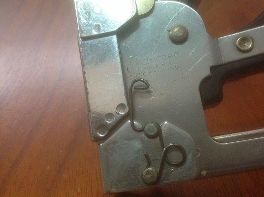 ขายปืนยิงบอร์ด Vintage DUO-FAST ลูกแม็กขนาด 1/2"