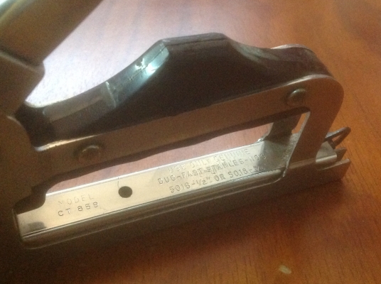 ขายปืนยิงบอร์ด Vintage DUO-FAST ลูกแม็กขนาด 1/2"