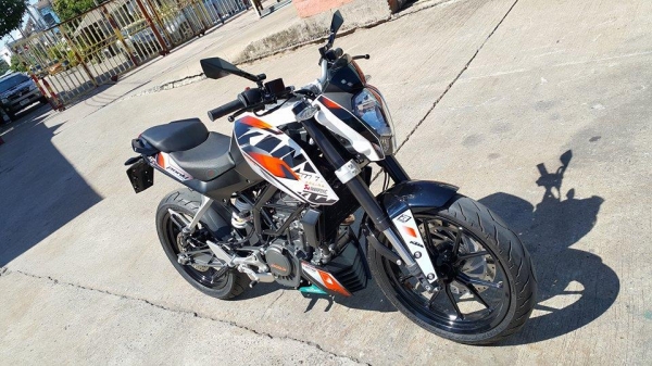 Promotion Duke200 ตัว TOP มี ABS วิ่ง 3090 กิโล สวยกิก ขายถูก ต่อรองได้ครับ