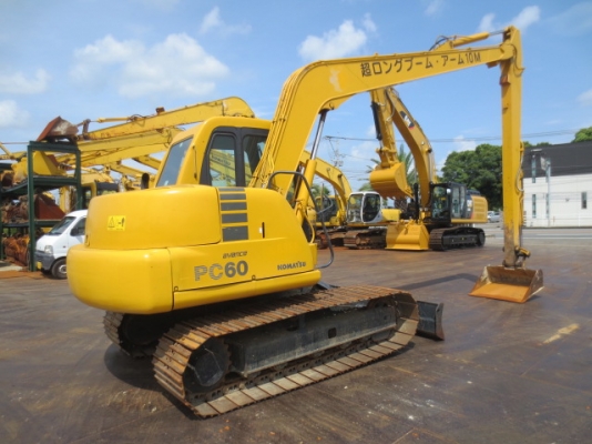มาใหม่อีกแล้ว รถขุดขนาด 60 บูมยาว 10 เมตร PC60-7 มาใหม่อีกแล้ว รถขุดขนาด 60 บูมยาว 10 เมตร PC60-7
