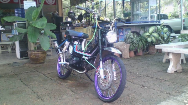 ขาย ชาลีเครื่องเวฟ100 ล้อ17 สีทูโทน เครื่องดี ท่อดัง รถพร้อมใช้ ไม่ ท.บ. ค่าตัว 7900 บาท สนใจทักเเชทหรือโทร.089-8054390 โอ๋ อยู่จังหวัด ลพบุรี