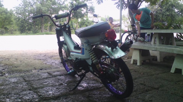 ขาย ชาลีเครื่องเวฟ100 ล้อ17 สีทูโทน เครื่องดี ท่อดัง รถพร้อมใช้ ไม่ ท.บ. ค่าตัว 7900 บาท สนใจทักเเชทหรือโทร.089-8054390 โอ๋ อยู่จังหวัด ลพบุรี