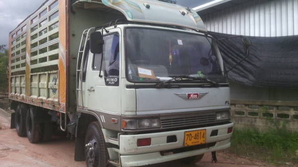 สิบล้อ ฮีโน่ FM3H195ปี46 สภาพดีสวยบางเดิม เล่มทะเบียนพร้อมโอน ราคา 755,000บ ต่อรองได้ครับ