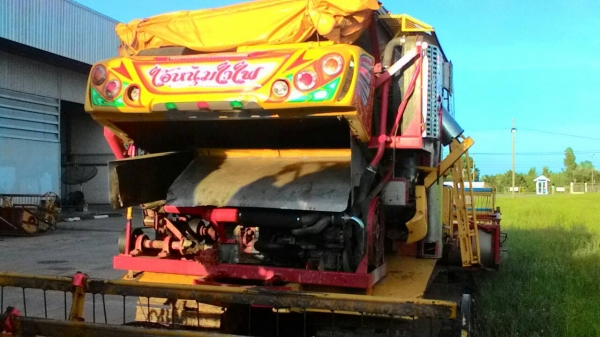 ขายรถเกี่ยวข้าว เกษตรพัฒนา ไอ้หนุ่มไวไฟปี 53 อุ้ม2.5ตัน เครื่อง jo8c(215)ปั้มอิตั้นคู่ 23 ตัวเดิน12ht