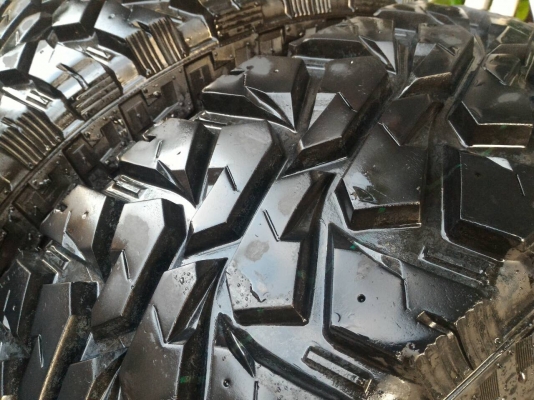 ล้อ bead lock 8 x 16 ET - 25 พร้อมยาง MUD ล้อ bead lock 8 x 16 ET - 25 พร้อมยาง MUD