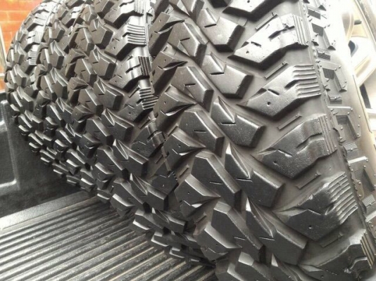 ล้อ bead lock 8 x 16 ET - 25 พร้อมยาง MUD ล้อ bead lock 8 x 16 ET - 25 พร้อมยาง MUD