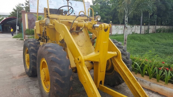 ขายรถตักพร้อมใช้ KOMATSU JH ต่อแขนตักขึ้น 10 ล้อได้