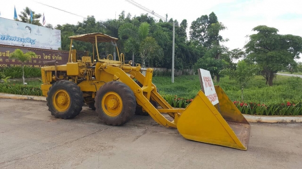 ขายรถตักพร้อมใช้ KOMATSU JH ต่อแขนตักขึ้น 10 ล้อได้