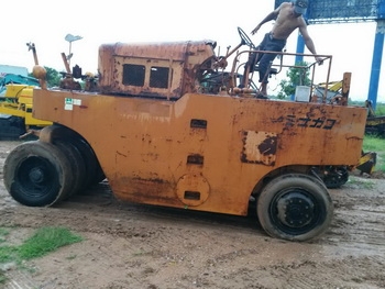 ขาย รถบดล้อยาง 11ล้อ WATANABE เครื่อง ISUZU 6 สูบ พร้อมใช้งาน