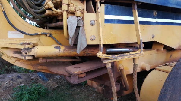 ขายรถเกรด KOMATSU GD305A สภาพพร้อมใช้ เอกสารสัญญาซื้อขาย ขายรถเกรด KOMATSU GD305A สภาพพร้อมใช้ เอกสารสัญญาซื้อขาย