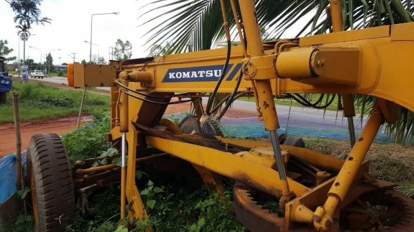 ขายรถเกรด KOMATSU GD305A สภาพพร้อมใช้ เอกสารสัญญาซื้อขาย ขายรถเกรด KOMATSU GD305A สภาพพร้อมใช้ เอกสารสัญญาซื้อขาย