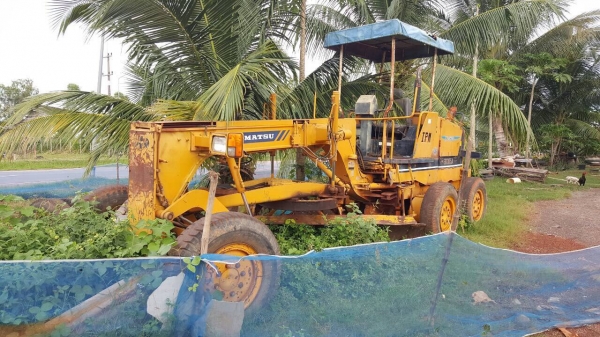 ขายรถเกรด KOMATSU GD305A สภาพพร้อมใช้ เอกสารสัญญาซื้อขาย ขายรถเกรด KOMATSU GD305A สภาพพร้อมใช้ เอกสารสัญญาซื้อขาย