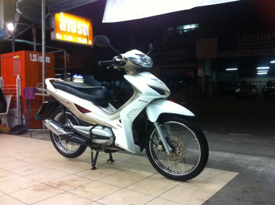 ขออนุญาติขาย  HONDA WAVE 110-i AT มือเดียว สีขาวมุก ฟรีค่าโอน