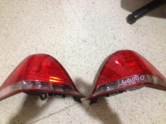 ไฟท้าย HONDA ODYSSEY RB1 ของเก่าญี่ปุ่นเเท้สภาพสวยใสๆคู่ละ