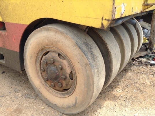 ต้องการขายรถบด SAKAI TS7409