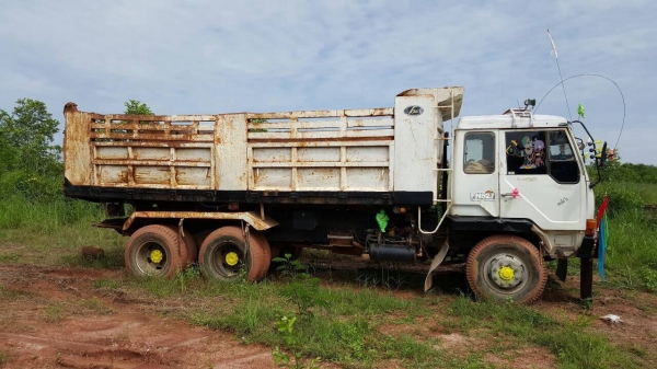 ขาย 10 ล้อดั้ม ไอ้หลง FN527M-TD ไม่มีทะเบียน เครื่อง 6D16 195 แรงม้า เกียร์ 10 สปีด เบรคใหญ่ เพลาบุ๋ม คัสซีสวยตลอดเส้น