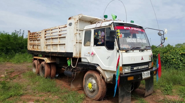 ขาย 10 ล้อดั้ม ไอ้หลง FN527M-TD ไม่มีทะเบียน เครื่อง 6D16 195 แรงม้า เกียร์ 10 สปีด เบรคใหญ่ เพลาบุ๋ม คัสซีสวยตลอดเส้น