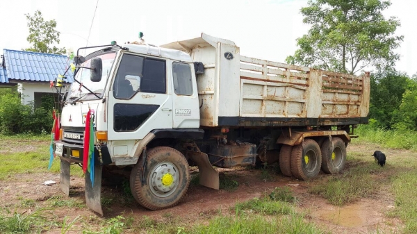 ขาย 10 ล้อดั้ม ไอ้หลง FN527M-TD ไม่มีทะเบียน เครื่อง 6D16 195 แรงม้า เกียร์ 10 สปีด เบรคใหญ่ เพลาบุ๋ม คัสซีสวยตลอดเส้น