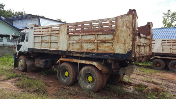 ขาย 10 ล้อดั้ม ไอ้หลง FN527M-TD ไม่มีทะเบียน เครื่อง 6D16 195 แรงม้า เกียร์ 10 สปีด เบรคใหญ่ เพลาบุ๋ม คัสซีสวยตลอดเส้น