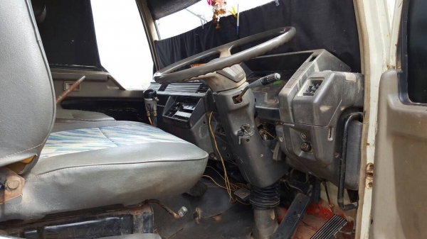 ขาย 10 ล้อดั้ม ไอ้หลง FN527M-TD ไม่มีทะเบียน เครื่อง 6D16 195 แรงม้า เกียร์ 10 สปีด เบรคใหญ่ เพลาบุ๋ม คัสซีสวยตลอดเส้น