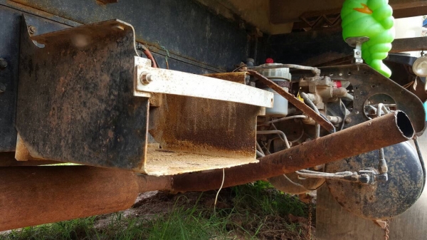 ขาย 10 ล้อดั้ม ไอ้หลง FN527M-TD ไม่มีทะเบียน เครื่อง 6D16 195 แรงม้า เกียร์ 10 สปีด เบรคใหญ่ เพลาบุ๋ม คัสซีสวยตลอดเส้น