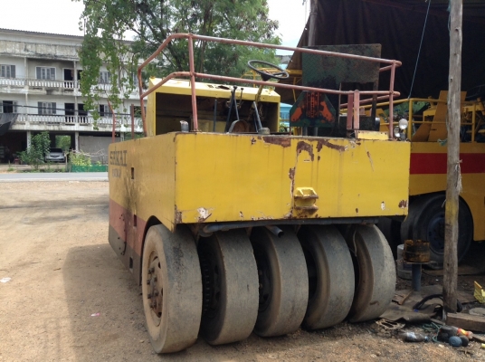 ต้องการขายรถบด SAKAI TS7409