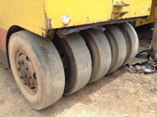ต้องการขายรถบด SAKAI TS7409