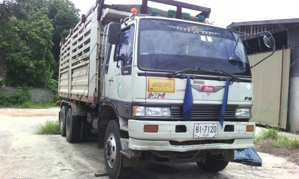 ขายครับ ฮีโน่ 320 เเม่ดั้มลูกไม่ดั้ม พร้อมใช้ครับ