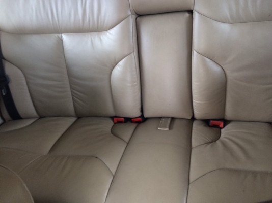 ขายด่วนเบ้นซ์  230 E ปี1988 เครื่องเดิม 230 เบ็นซินเดิมติดแก็ส รถวิ่งได้มีผุนิดหน่อย