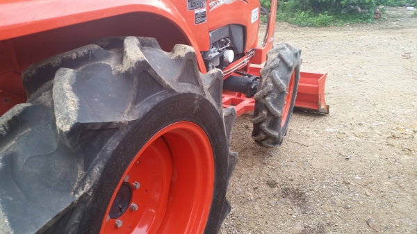 ขายรถไถคูโบต้า  KUBOTA   L 3608SP พร้อมชุดใบมีดดันหน้าคานล่าง