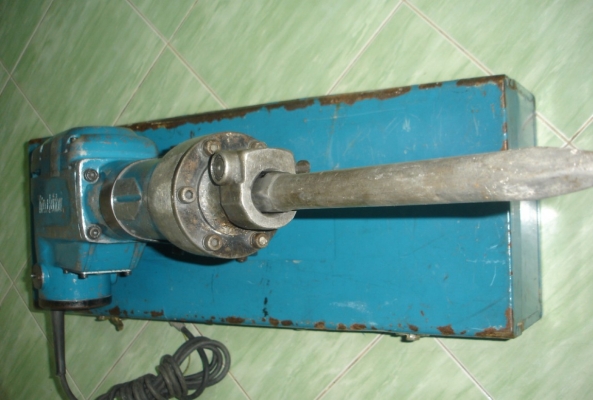 ขายเครื่องสกัดคอนกรีต(สกัดไฟฟ้า) 1510 วัตต์ Makita รุ่น HM1306