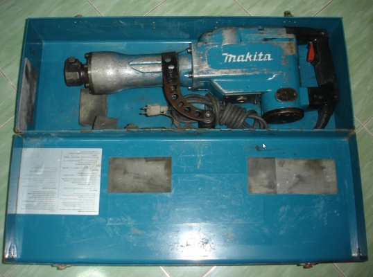 ขายเครื่องสกัดคอนกรีต(สกัดไฟฟ้า) 1510 วัตต์ Makita รุ่น HM1306