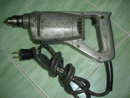 ขายสว่านไฟฟ้า ยี่ห้อ makita รุ่น 6401 ขนาด 3/8" 360 วัตต์