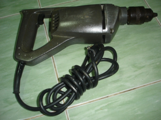 ขายสว่านไฟฟ้า makita 13mm. รุ่น 6301 (700w.)