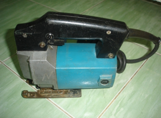 ขายเลื่อยฉลุไฟฟ้า (Jig Saw) makita รุ่น 4300BA (390w.)