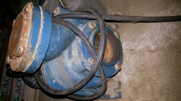 ปั๊มน้ำ Pilot ขนาด 3 แรงม้า ขนาดท่อเข้าออก 3 นิ้ว ได้ปริมาณน้ำ 1050 ลิตรต่อนาที