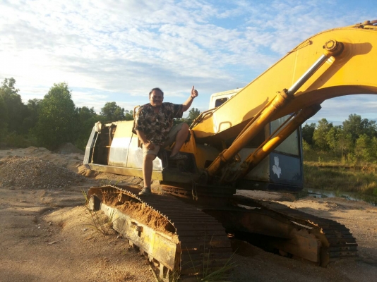 ขายรถแบคโฮ KOMATSU PC200-5 ใส่เครื่อง 200-3 ไม่มีปั๊มโซล่า เทอร์โบ ปั๊มไฮดรอลิคท้ายเครื่อง ราคา 300000