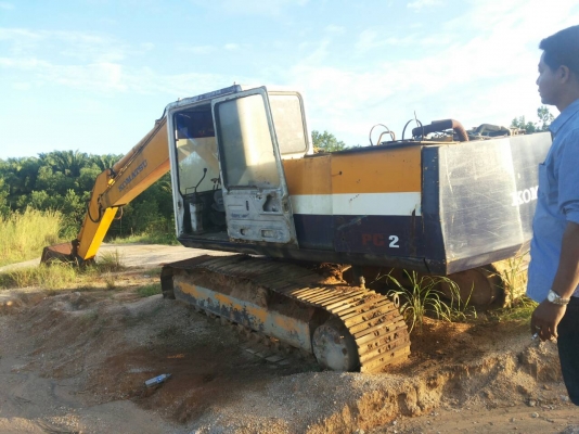 ขายรถแบคโฮ KOMATSU PC200-5 ใส่เครื่อง 200-3 ไม่มีปั๊มโซล่า เทอร์โบ ปั๊มไฮดรอลิคท้ายเครื่อง ราคา 300000