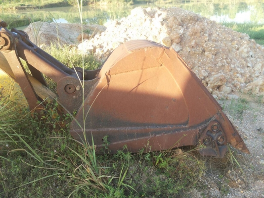 ขายรถแบคโฮ KOMATSU PC200-5 ใส่เครื่อง 200-3 ไม่มีปั๊มโซล่า เทอร์โบ ปั๊มไฮดรอลิคท้ายเครื่อง ราคา 300000