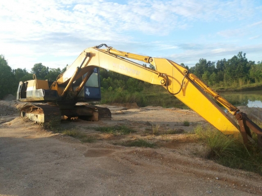 ขายรถแบคโฮ KOMATSU PC200-5 ใส่เครื่อง 200-3 ไม่มีปั๊มโซล่า เทอร์โบ ปั๊มไฮดรอลิคท้ายเครื่อง ราคา 300000