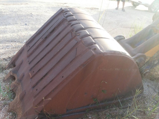 ขายรถแบคโฮ KOMATSU PC200-5 ใส่เครื่อง 200-3 ไม่มีปั๊มโซล่า เทอร์โบ ปั๊มไฮดรอลิคท้ายเครื่อง ราคา 300000