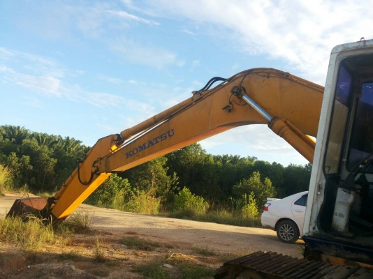 ขายรถแบคโฮ KOMATSU PC200-5 ใส่เครื่อง 200-3 ไม่มีปั๊มโซล่า เทอร์โบ ปั๊มไฮดรอลิคท้ายเครื่อง ราคา 300000